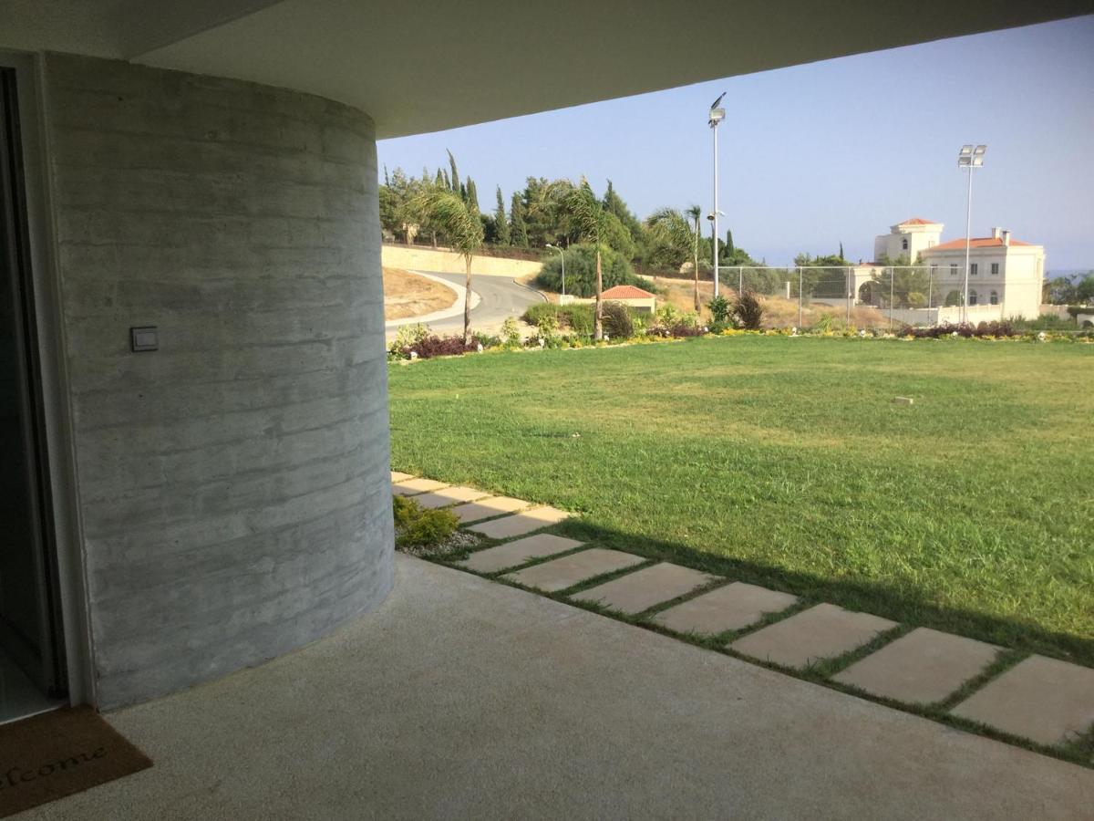 Yellow Studio Brand New Limassol Exterior photo