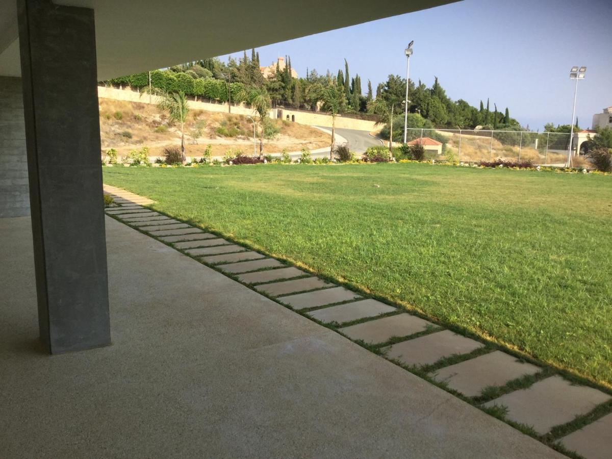 Yellow Studio Brand New Limassol Exterior photo